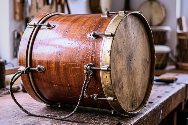 Restauração de Instrumentos com Verniz Rachado: Métodos de Correção sem Perder a Autenticidade